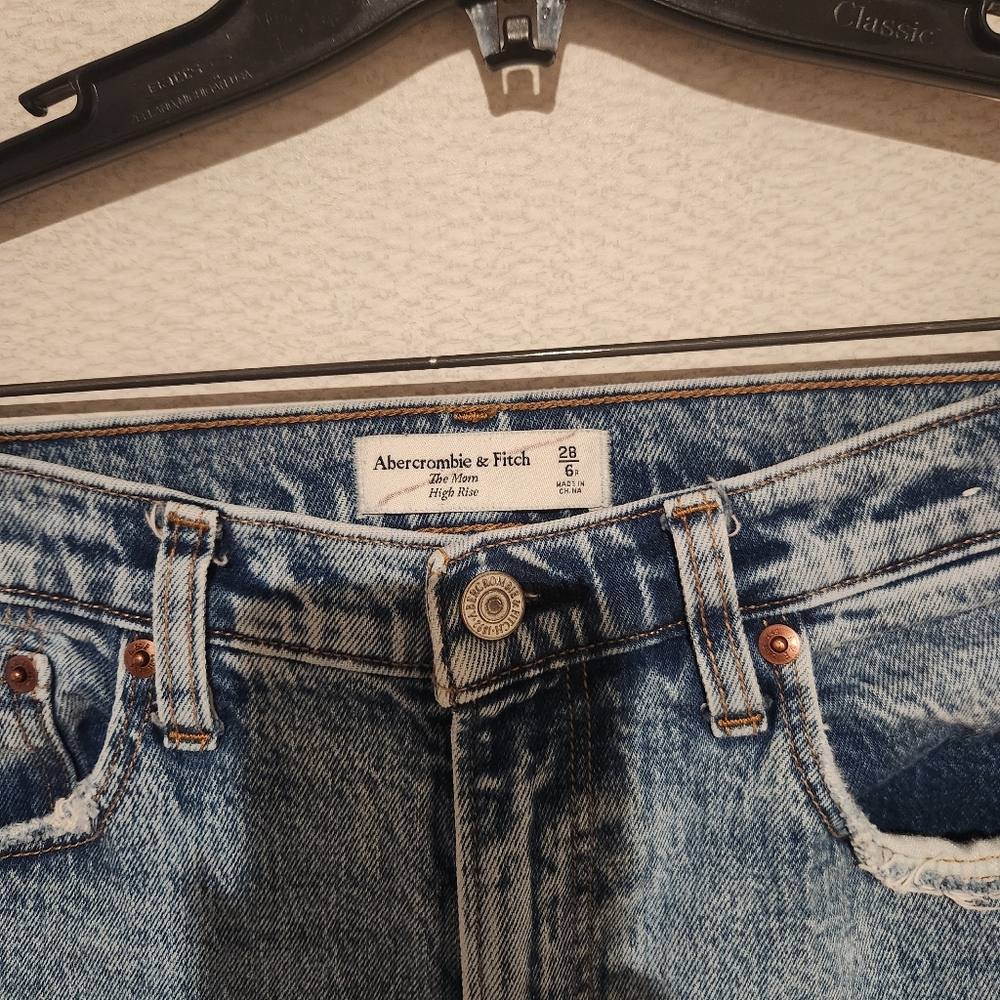 Abercrombie & Fitch The Mom High Rise Jeans 6/28 - Picture 2 of 4